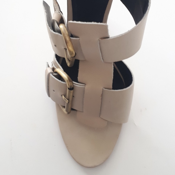 Leather Triangular Heel Sandals with Buckles - Picture 3 of 9